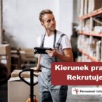 Pracownik magazynu podczas kompletacji zamówień w centrum logistycznym w Polsce